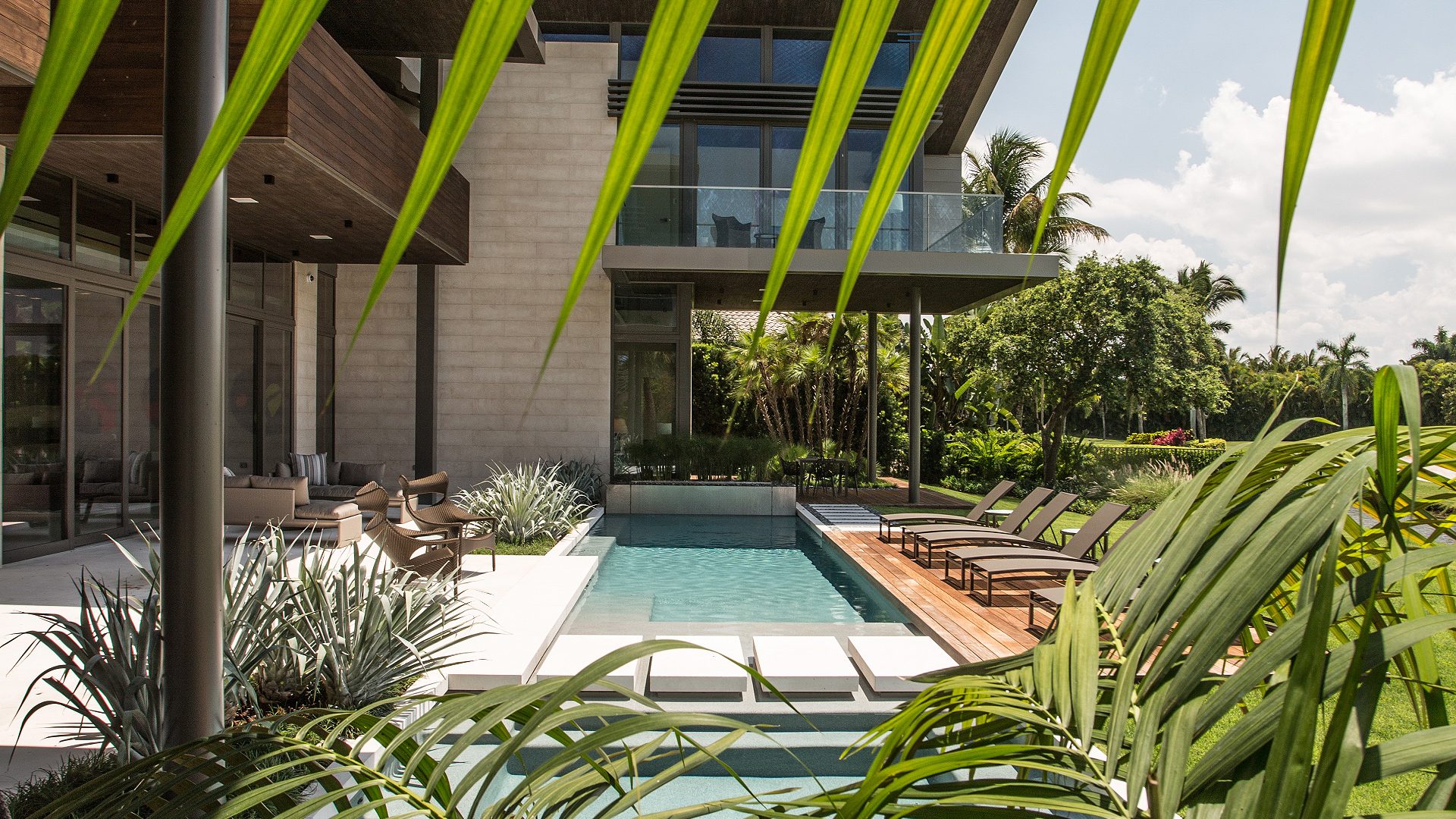 Boca-Raton-House-by-KZ-Architecture-photo-by-Robin-Hill-(c)-HI-RES-(15)