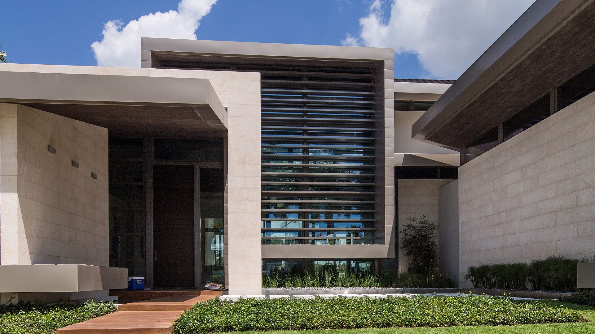 Boca-Raton-House-by-KZ-Architecture-photo-by-Robin-Hill-(c)-HI-RES-(7)